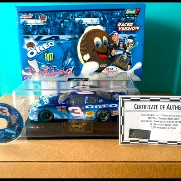 Dale Earnhardt Jr. #3 2002 Revell Oreo/Ritz 1:24 scale car - Picture 1 of 9
